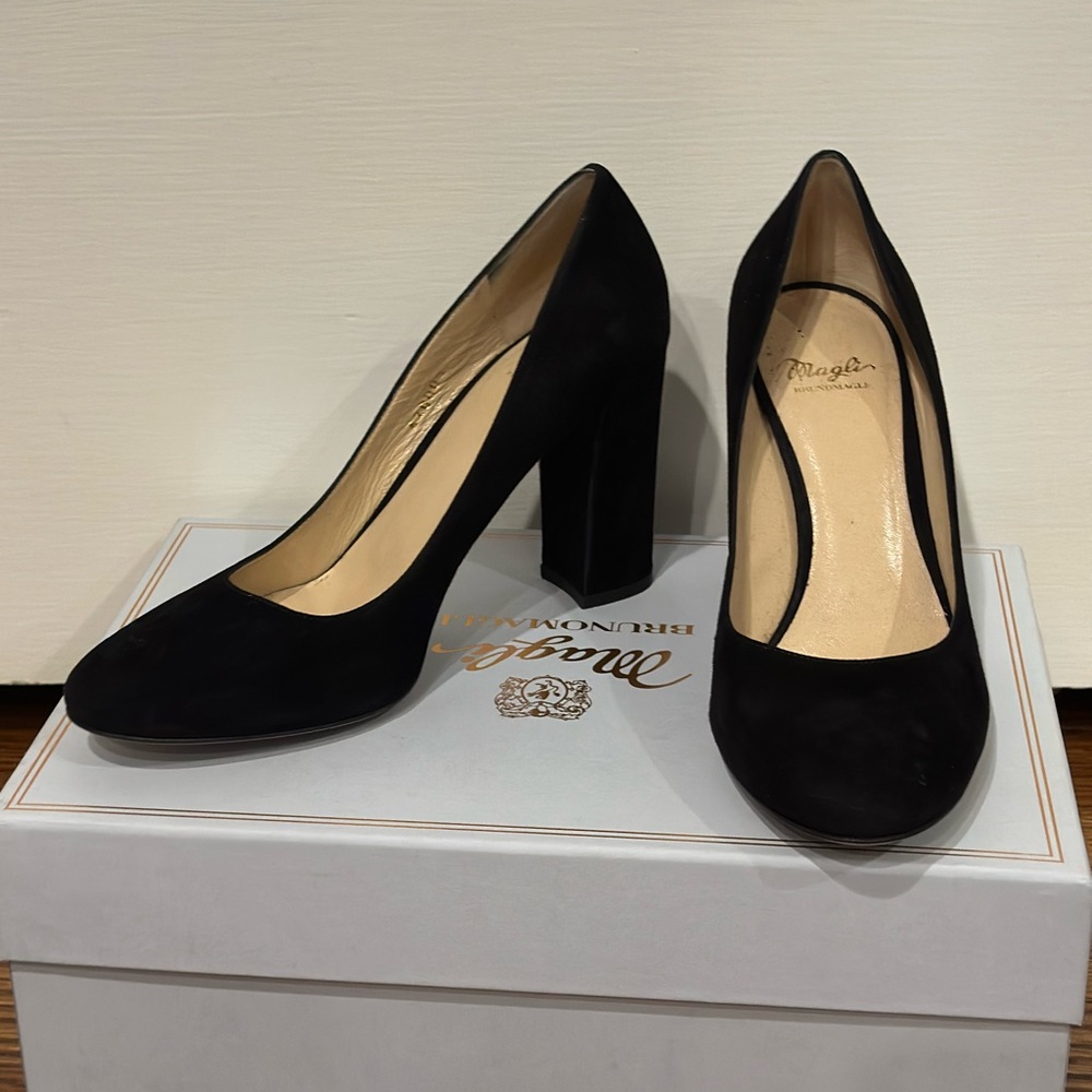Bruno Magli Black Suede Pumps - Sz 6.5